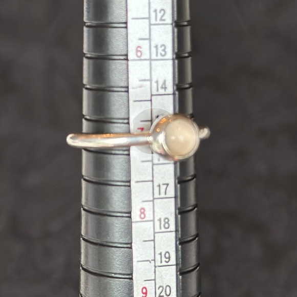 Authentic Pandora Ring, Sterling Silver with White Pearlescent Stone, Size 7 - Picture 5 of 7